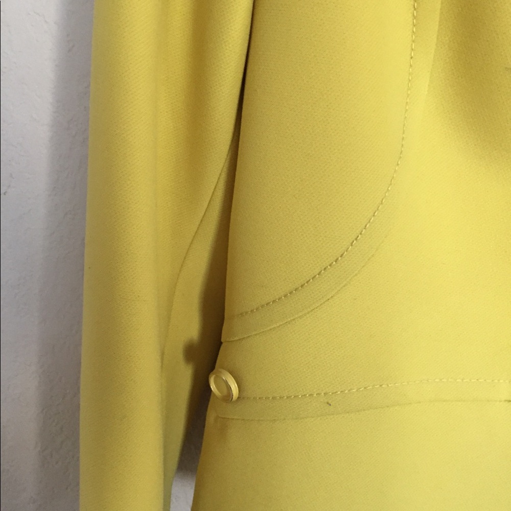 Versatile blazer. - Picture 3 of 4